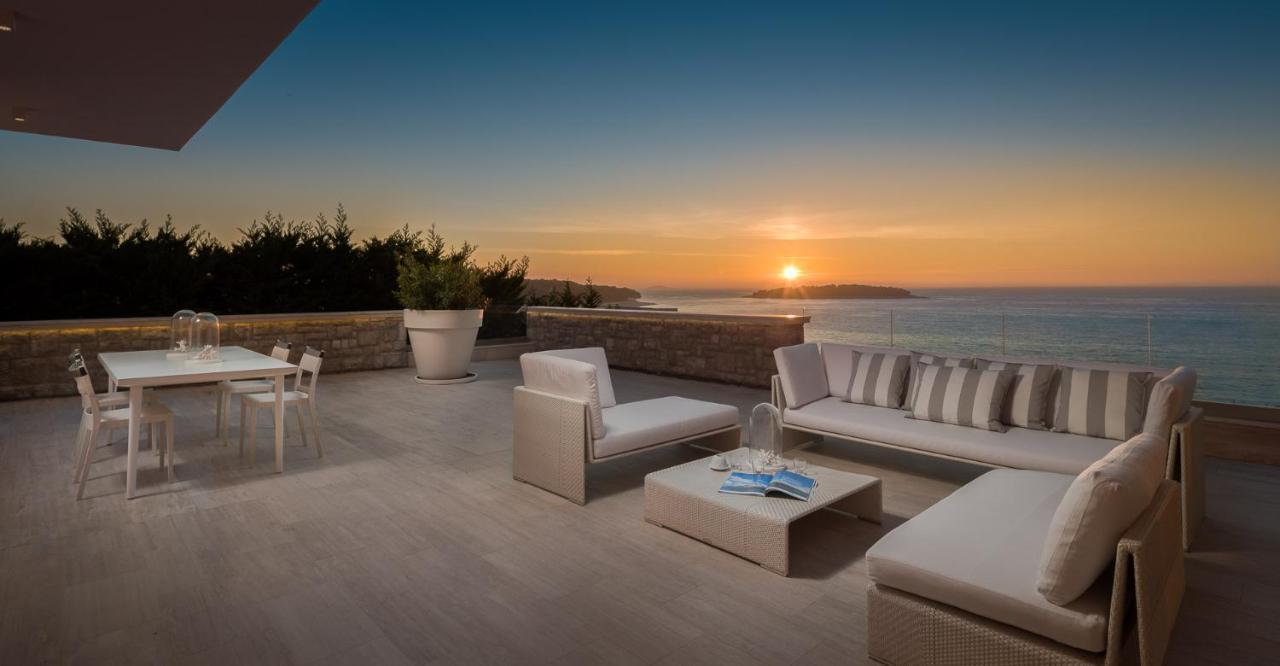 Luxury Seafront Villa Primosten Glamour With Private Pool, Sauna And Gym At The Beach In Primošten Buitenkant foto