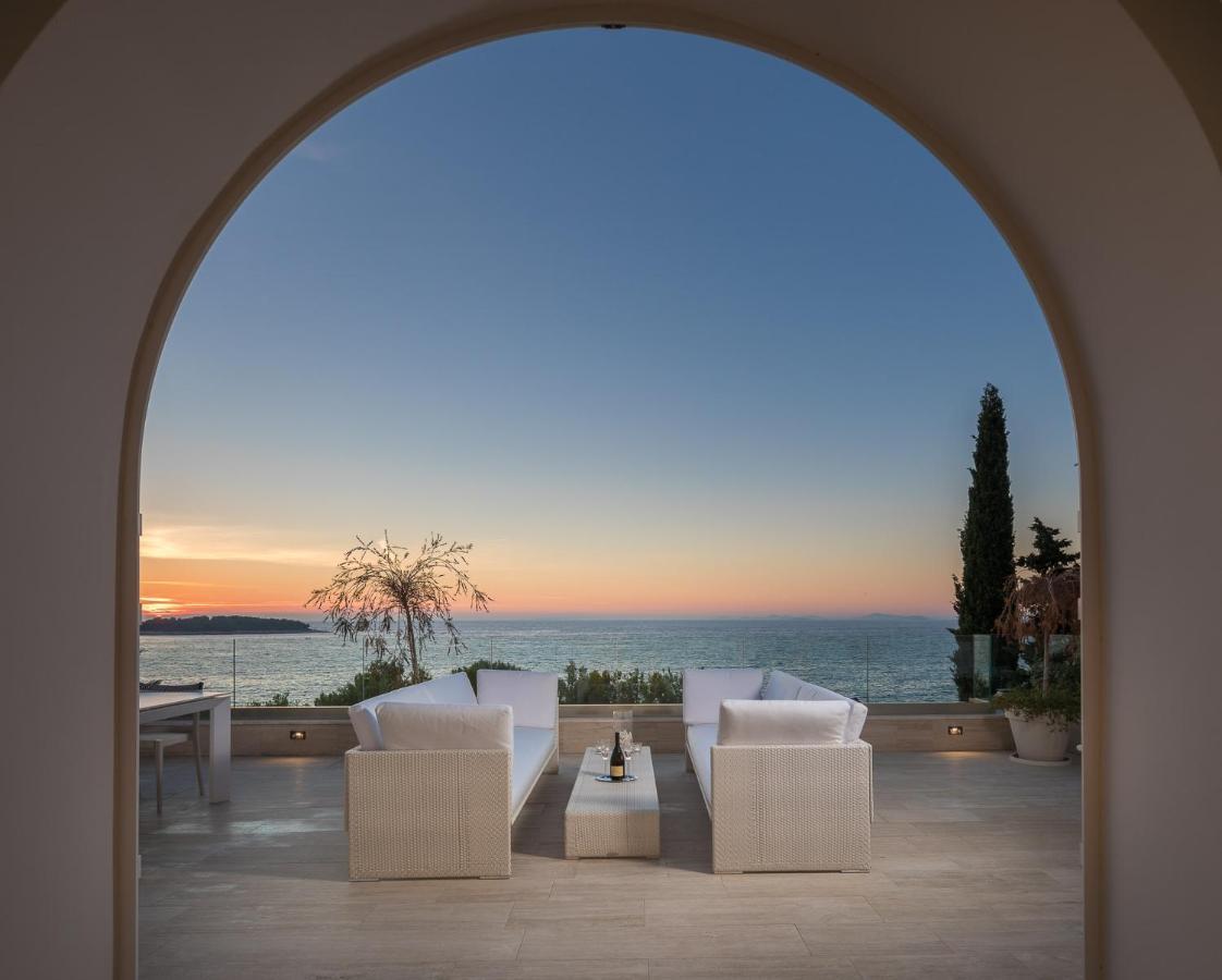 Luxury Seafront Villa Primosten Glamour With Private Pool, Sauna And Gym At The Beach In Primošten Buitenkant foto
